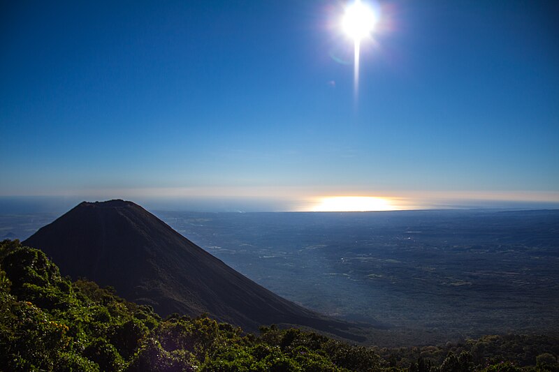 File:Volcan de Izalco atardecer.jpg