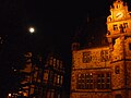 weiteres Foto mit dem Mond im November 2016 über dem Marburger Rathaus