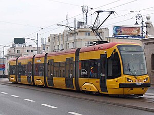 Warschauer Straßenbahn PESA 120N bei Most poniatowskiego.jpg