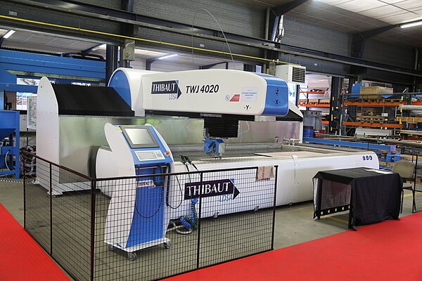 Waterjet cutting machine