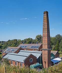 Waterworks chimney, Twyford Waterworks, August 2018.jpg