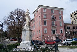 Ιόνιος Ακαδημία και άγαλμα του Καποδίστρια.JPG