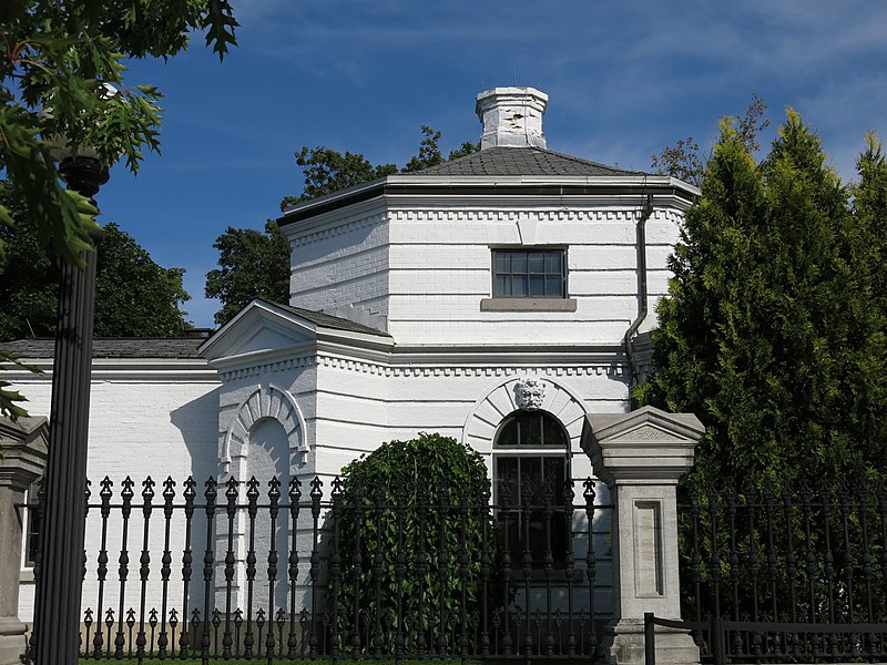 File:014 Rideau Hall (Ottawa), porteria.jpg