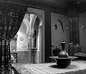 No 115 : décor orientalisant de l'atelier de Charles Cordier (1827-1905) du 115, boulevard Saint-Michel.