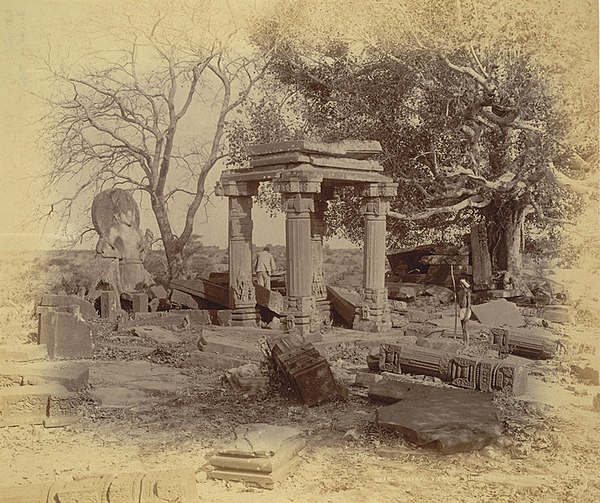 Ruins with broken pillars in 1892