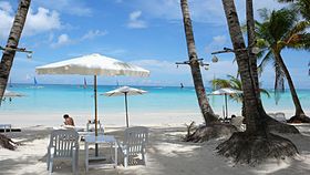 White Beach, ten westen van Boracay.