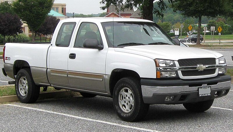 File:2003-2005 Chevrolet Silverado -- 09-03-2010.jpg