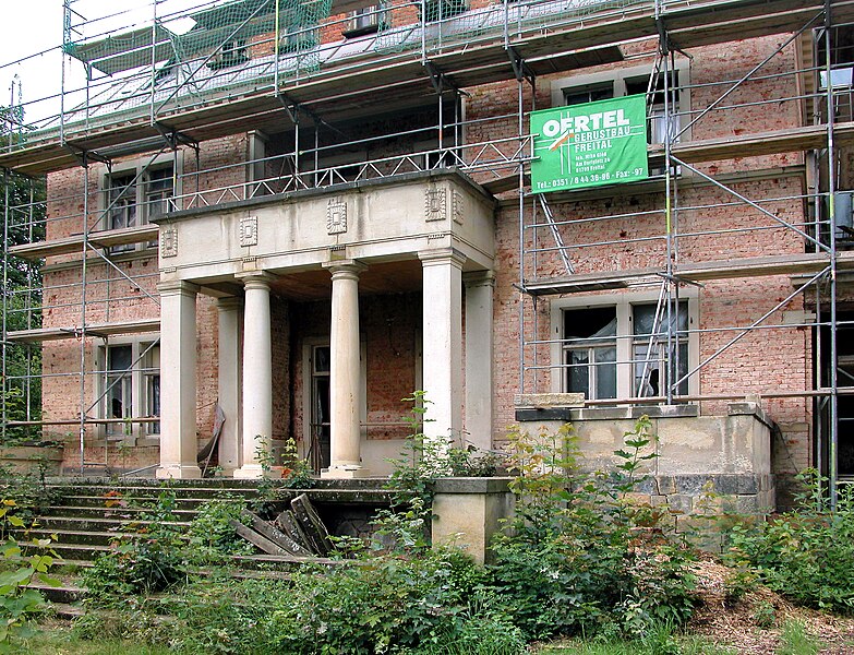 File:20070712020DR Dresden-Klotzsche Goethestraße 17 Villa Harzer.jpg