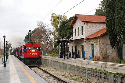 How to get to Σιδηροδρομικός Σταθμός Δεκέλειας with public transit - About the place