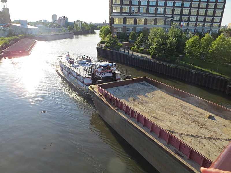 File:20140724 23 Barge on Chicago River (19709459813).jpg