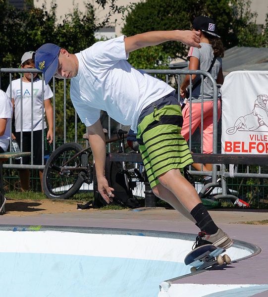 File:2015-08-29 14-42-06 belfort-pool-party.jpg