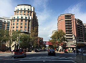 2016-10-21 12 22 55 Blick nach Norden entlang der Maryland State Route 187 (Old Georgetown Road) an der Edgemoor Lane in Bethesda, Montgomery County, Maryland.jpg