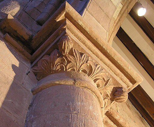 アカンサスの葉が使用された建築様式,Acanthus capital st bees priory