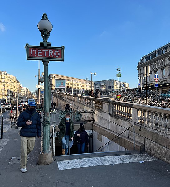 File:Accès Station Métro Gare Lyon Boulevard Diderot - Paris XII (FR75) - 2021-12-21 - 13.jpg