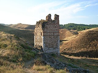 Torre Albarrana de la antigua fortaleza musulmana de Alcalá la Vieja, en lo alto del Ecce Homo.