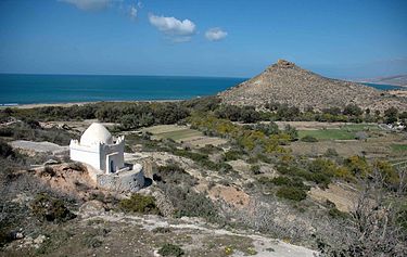 Tomb of Sidi Mesaud and the hill of Cazaza. Alcudia de Berberia.jpg