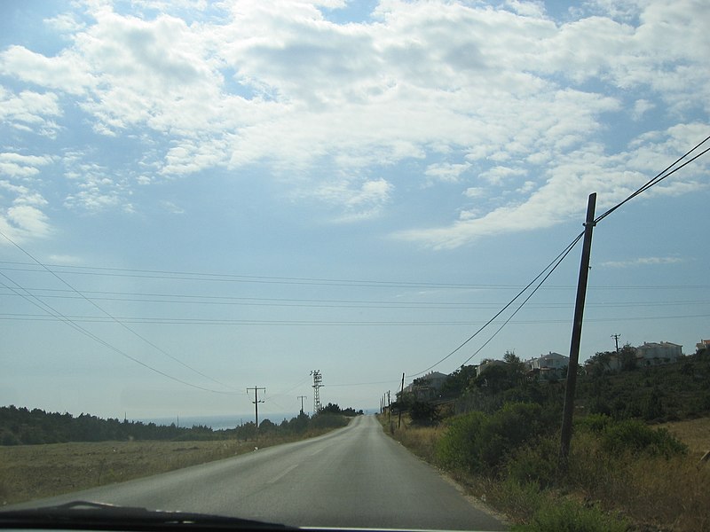 File:Altinkum Plajlara giden yol - panoramio.jpg