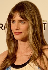 Amanda Peet