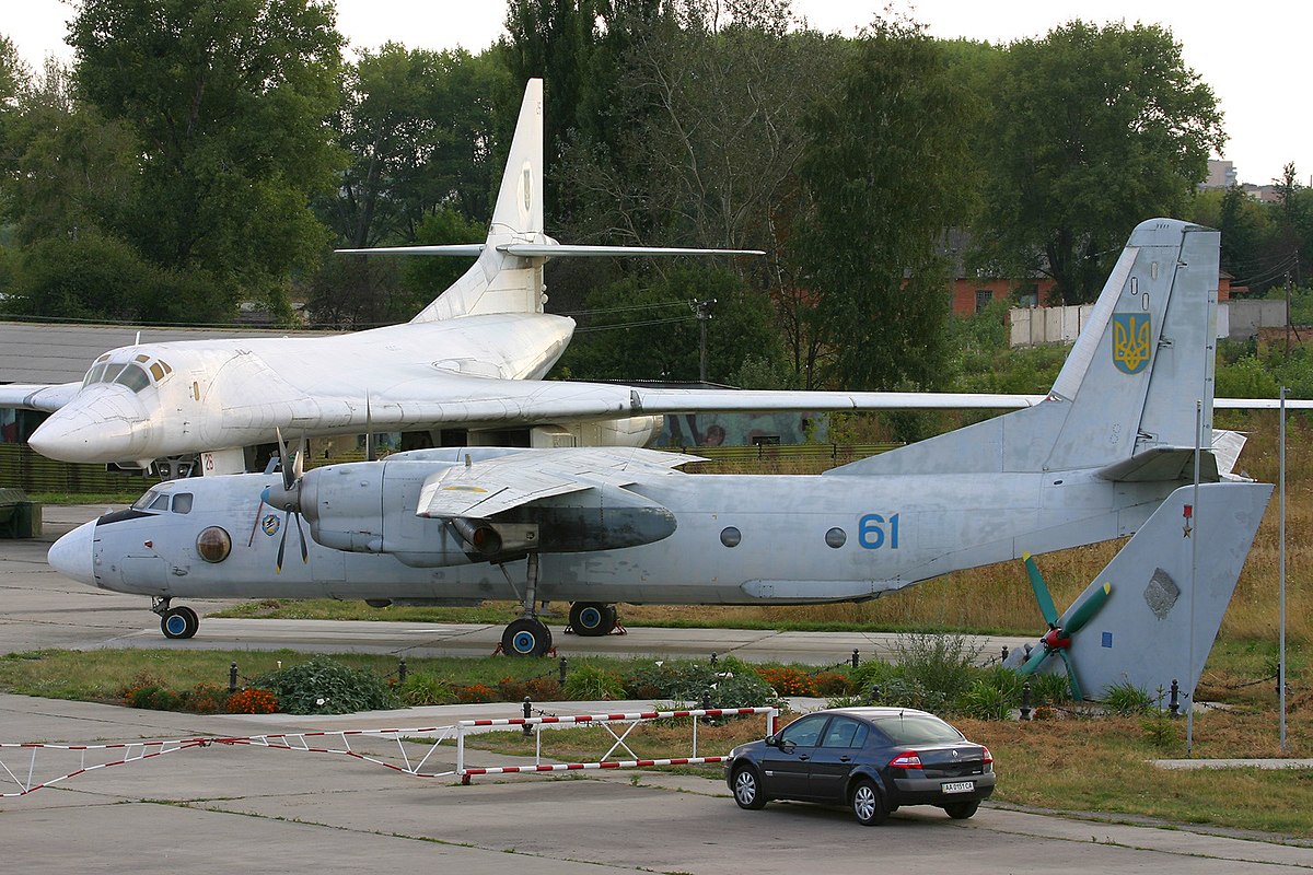 File:Antonov An-26, Ukraine - Air Force AN1403872.jpg - Wikimedia Commons