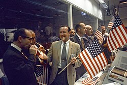 Görev Kontrolünde Apollo 11 Kutlaması - GPN-2000-001141.jpg