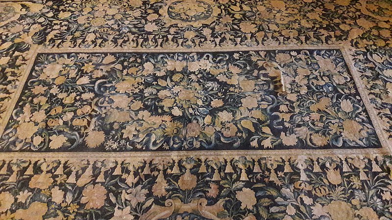 File:Attribué à la Manufacture de la Savonnerie, tapis de table, vers 1640-1650, Musée du Louvre.jpg