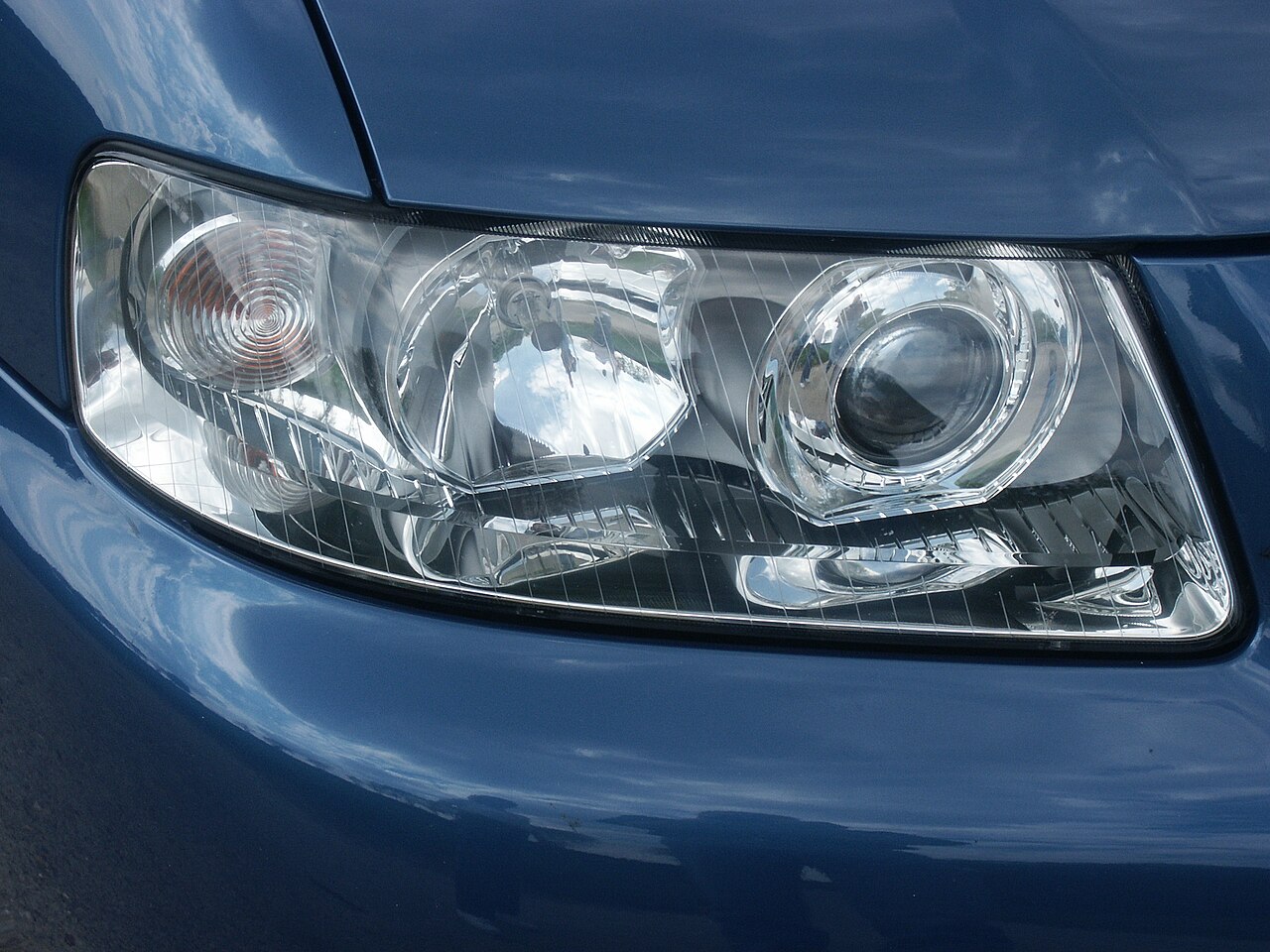 File:AudiA3-8L-lamps.jpg - Wikimedia Commons