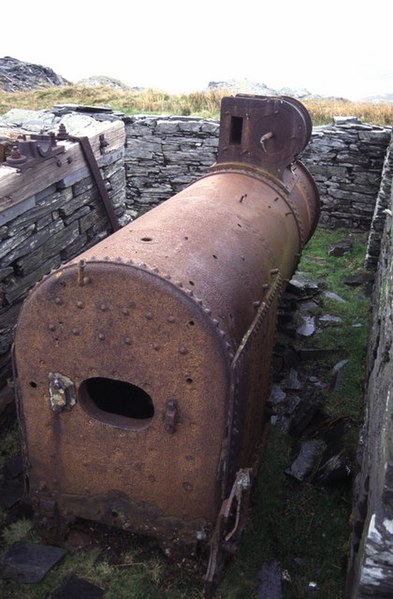 File:Aveling steam engine, Cwt-y-Bugail - geograph.org.uk - 931107.jpg