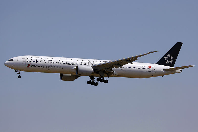 File:B-2032 - Air China - Boeing 777-39L(ER) - Star Alliance Livery - PEK (15127910295).jpg