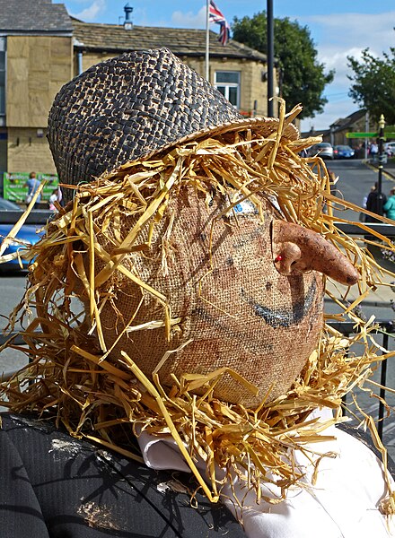 File:Baildon Scarecrow Festival 2013 17.jpg