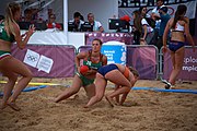 Deutsch: Beachhandball bei den Olympischen Jugendspielen 2018 in Buenos Aires; Tag 7, 13. Oktober 2018; Mädchen, Spiel um Platz Drei – Ungarn-Niederlande 2:0 English: Beach handball at the 2018 Summer Youth Olympics in Buenos Aires at 13 October 2018 – Girls Bronze Medal Match – Hungary-Netherlands 2:0 Español: Handball de playa en los Juegos Olimpicos de la Juventud Buenos Aires 2018 en 13 de octubre de 2018 – Partido por la medalla de bronce femenino - Hungría-Países Bajos 2:0