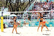 Deutsch: Beachvolleyball bei den Olympischen Jugendspielen 2018; Tag 9, 15. Oktober 2018; Mädchen, Viertelfinale: USA-Spanien 2–1 (21–19/17–21/15–9) English: Beach volleyball at the 2018 Summer Youth Olympics at 15 October 2018 – Girls Quarterfinals: USA-Spain 2–1 (21–19/17–21/15–9)