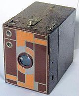 Kodak Brownie — один из наиболее известных продуктов Kodak (1900)