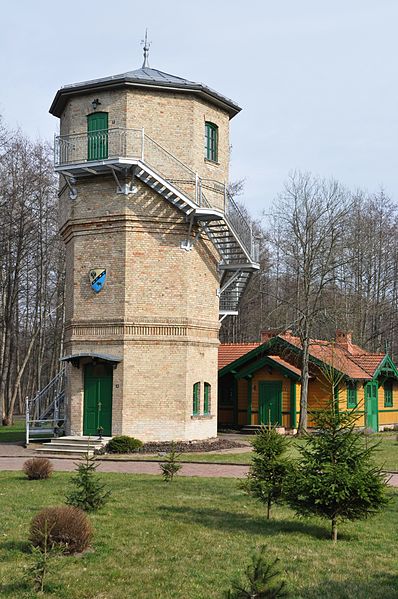 File:Białowieża Wieża ciśnień.JPG