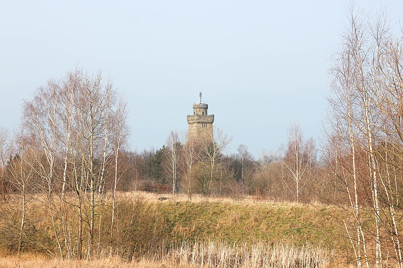 File:Bismarck tower, Glauchau, Saxony (Barras).jpg