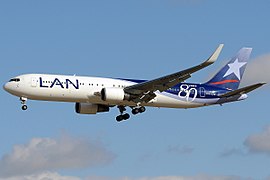 Boeing 767-316-ER van LAN Airlines