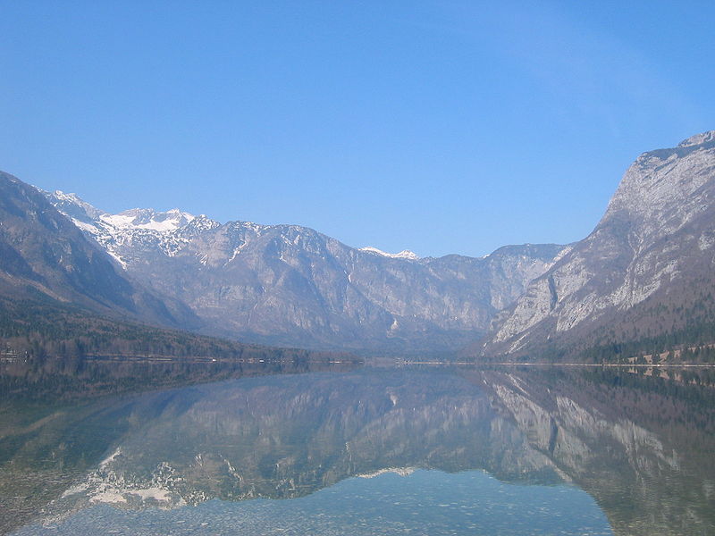 File:Bohinj-jezero-zima.JPG