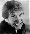 Buck Owens in juli 1977 geboren op 12 augustus 1929