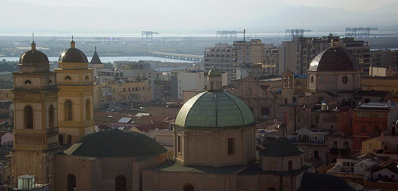 File:Cagliari Cupole.jpg