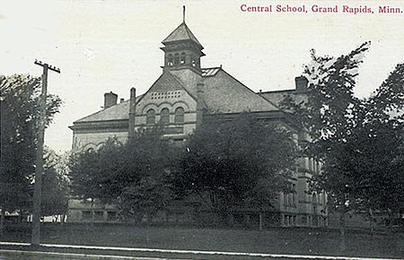 CentralSchoolGrandRapidsMN.jpg