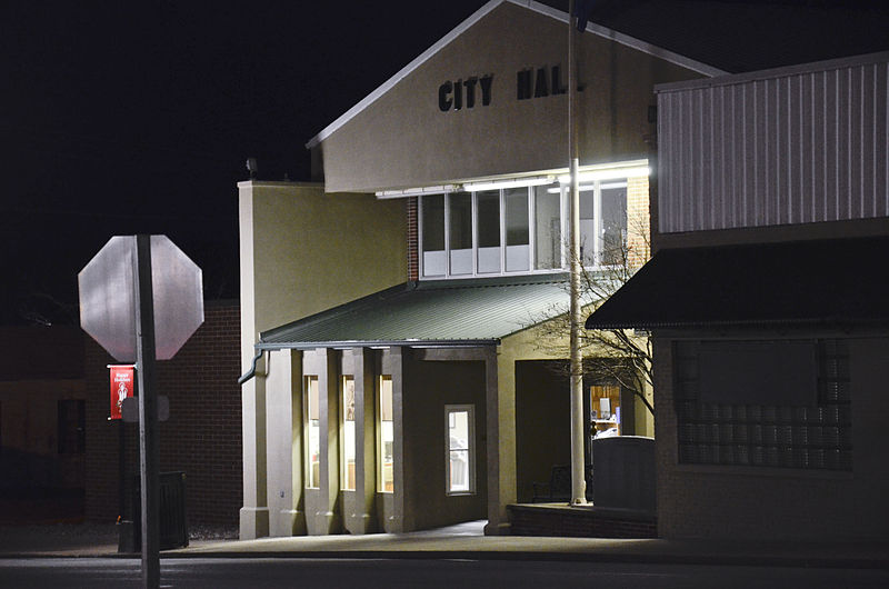 File:City Hall - Versailles, Missouri.jpg