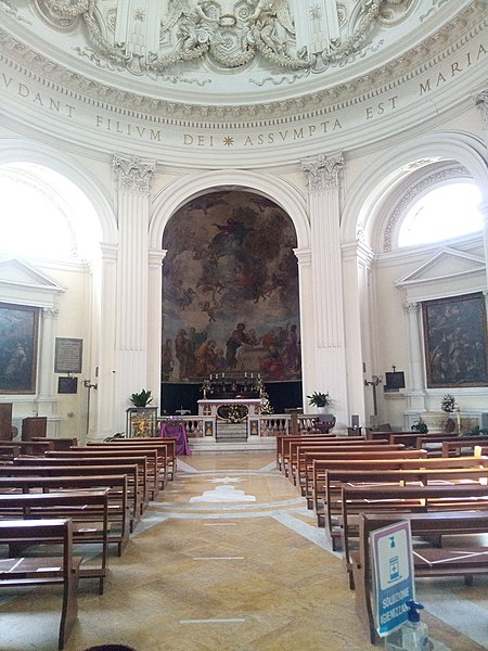 File:Collegiata di Santa Maria Assunta (Ariccia) - l'interno, col presbiterio.jpg