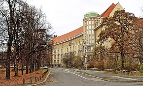 Deutsche Nationalbibliothek Leipzig-2ri.jpg