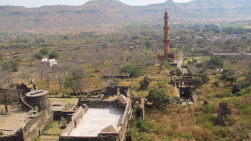 File:Devgiri-Daulatabad fort view from peak.jpg