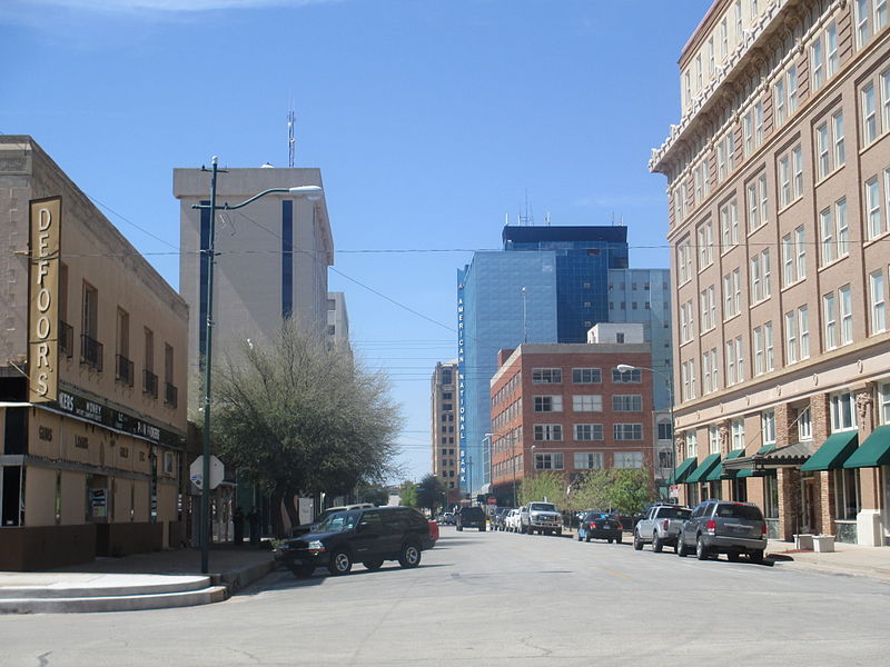 Plik:Downtown block in Wichita Falls, TX IMG 6976.JPG