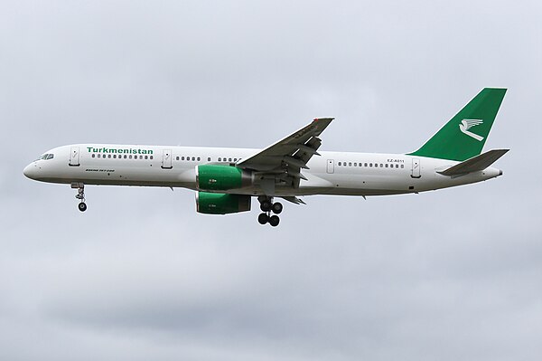 Turkmenistan Airlines Boeing 757-200