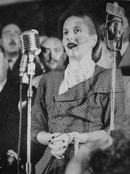 Eva Perón claims the female vote in 1947