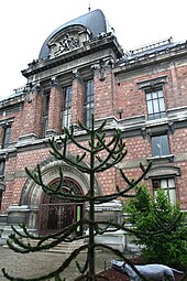 List of museums in France Facade principale de la galerie de Paleontologie.jpg