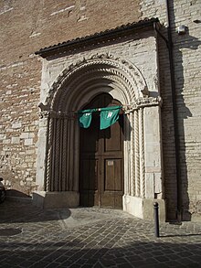 Fabriano, S. Agostino-kyrkan, XIII-XIV och XVIII-talet.jpg