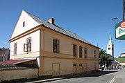 Čeština: Fara, Kašperské Hory, okres Klatovy. English: Rectory, Kašperské Hory, Klatovy District, Czechia. This is a photo of a cultural monument of the Czech Republic, number: 14974/4-3033. Památkový katalog  · MIS  · hledat obrázky  · hledat seznamy  · Wikidata