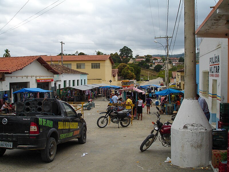 File:Feira pública em Rubim 03.jpg